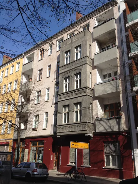 Helle möblierte 2-Zimmer-Wohnung mit Balkon & Abendsonne in Friedrichshain — photo 1